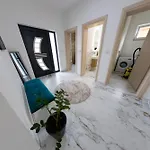 De Luxe Infinity Villa Bihac