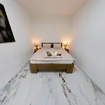 De Luxe Infinity Villa *