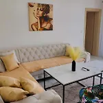 De Luxe Infinity Villa *