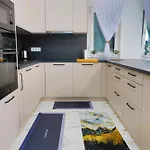 De Luxe Infinity