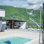 De Luxe Infinity Villa