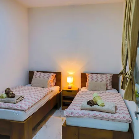 De Luxe Infinity Villa *