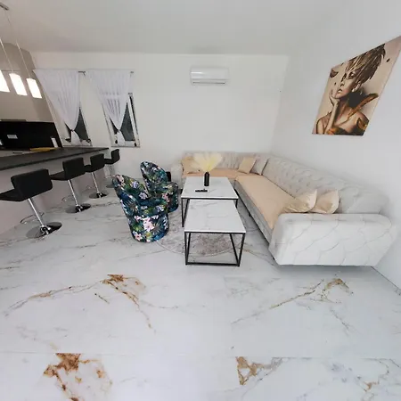 De Luxe Infinity *