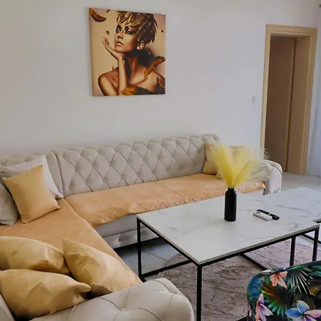 De Luxe Infinity Villa *
