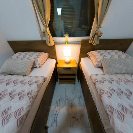 De Luxe Infinity Bihac