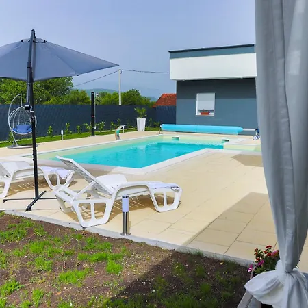 De Luxe Infinity * Bihać