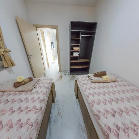 De Luxe Infinity Villa