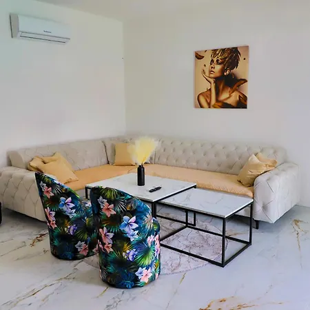 De Luxe Infinity Villa Bihać