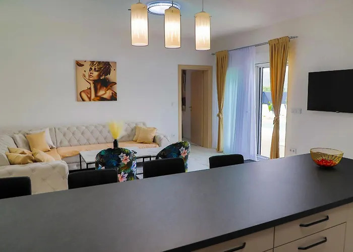 De Luxe Infinity * Bihac