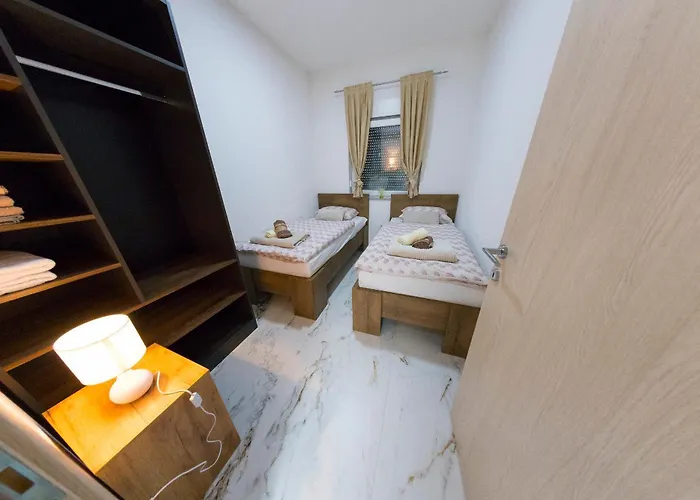 De Luxe Infinity Villa Bihac