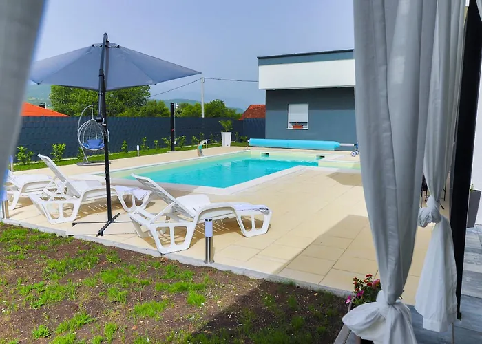 De Luxe Infinity * Bihac