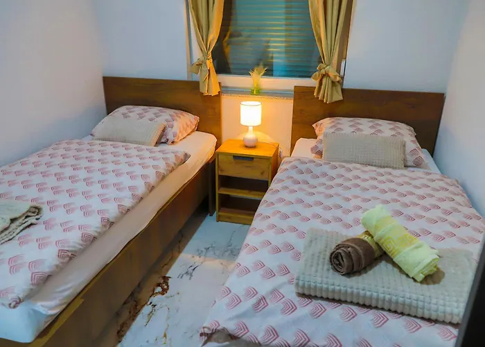 De Luxe Infinity Villa Bihac