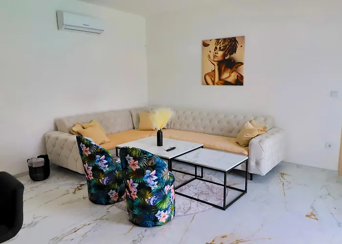 De Luxe Infinity Villa Bihac